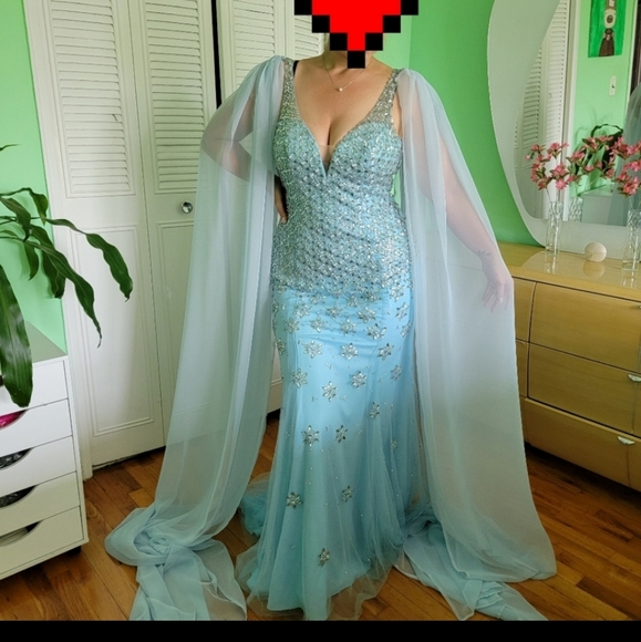 2 piece Light Blue Grey Cape Wings for Evening Gown, Pageant, Funwear, Costume - Picture 3 of 9